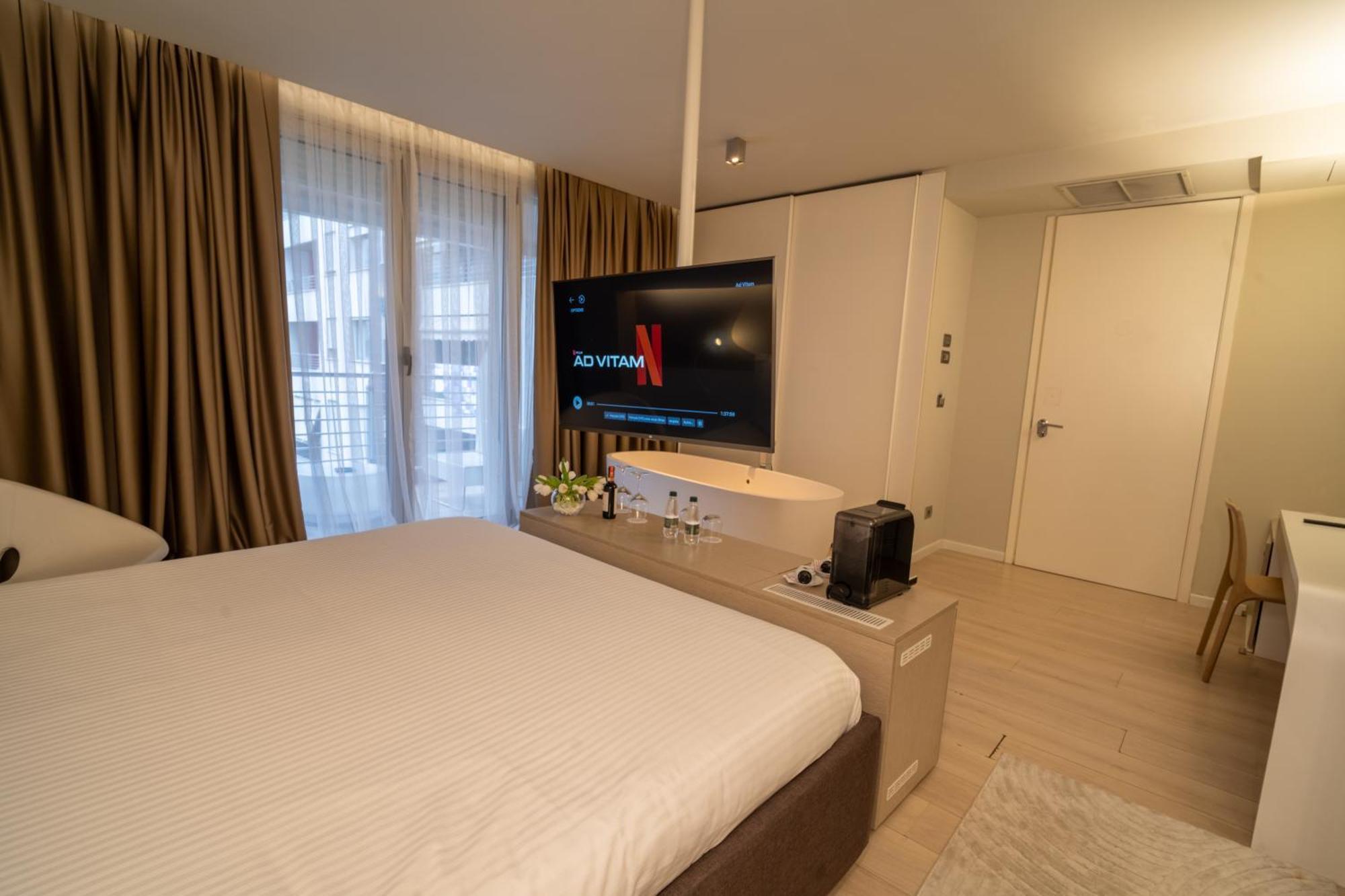 Lake Drive Rooms&Apartments Тирана Экстерьер фото