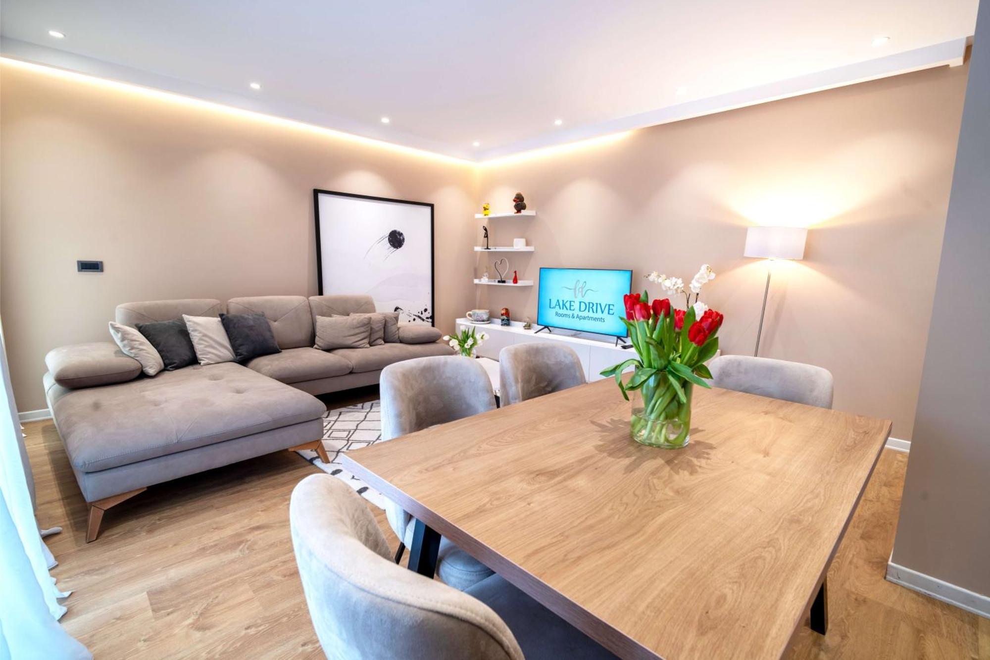 Lake Drive Rooms&Apartments Тирана Экстерьер фото
