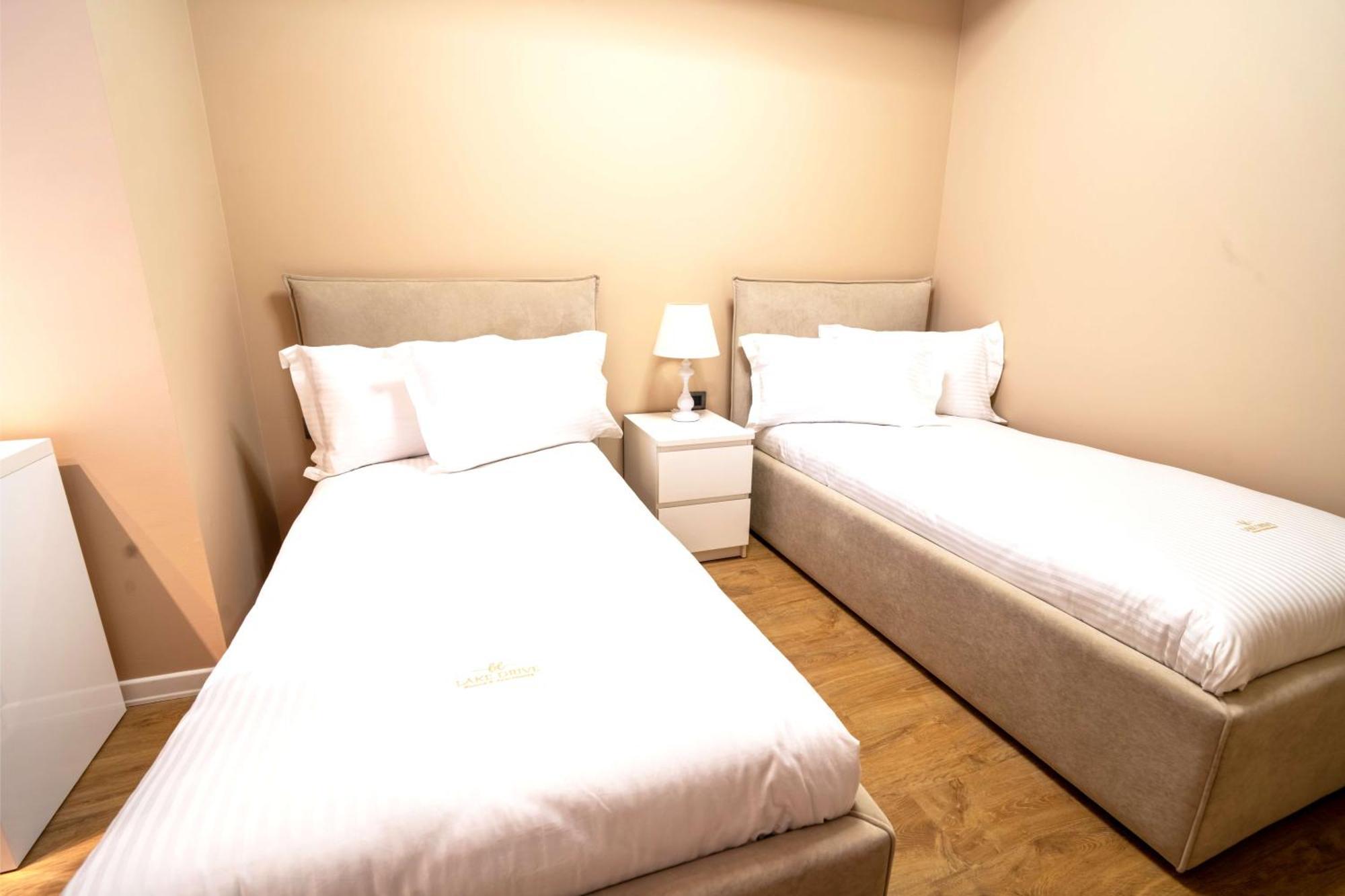 Lake Drive Rooms&Apartments Тирана Экстерьер фото