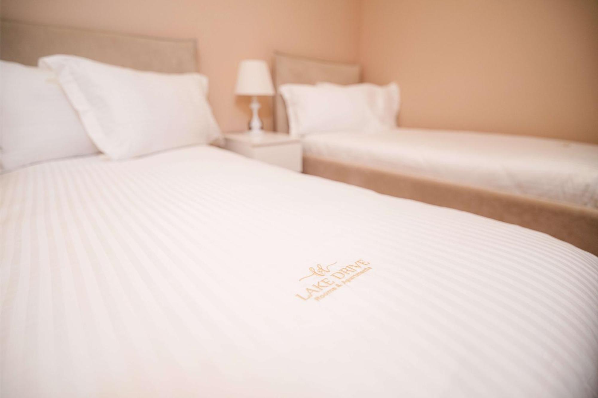 Lake Drive Rooms&Apartments Тирана Экстерьер фото