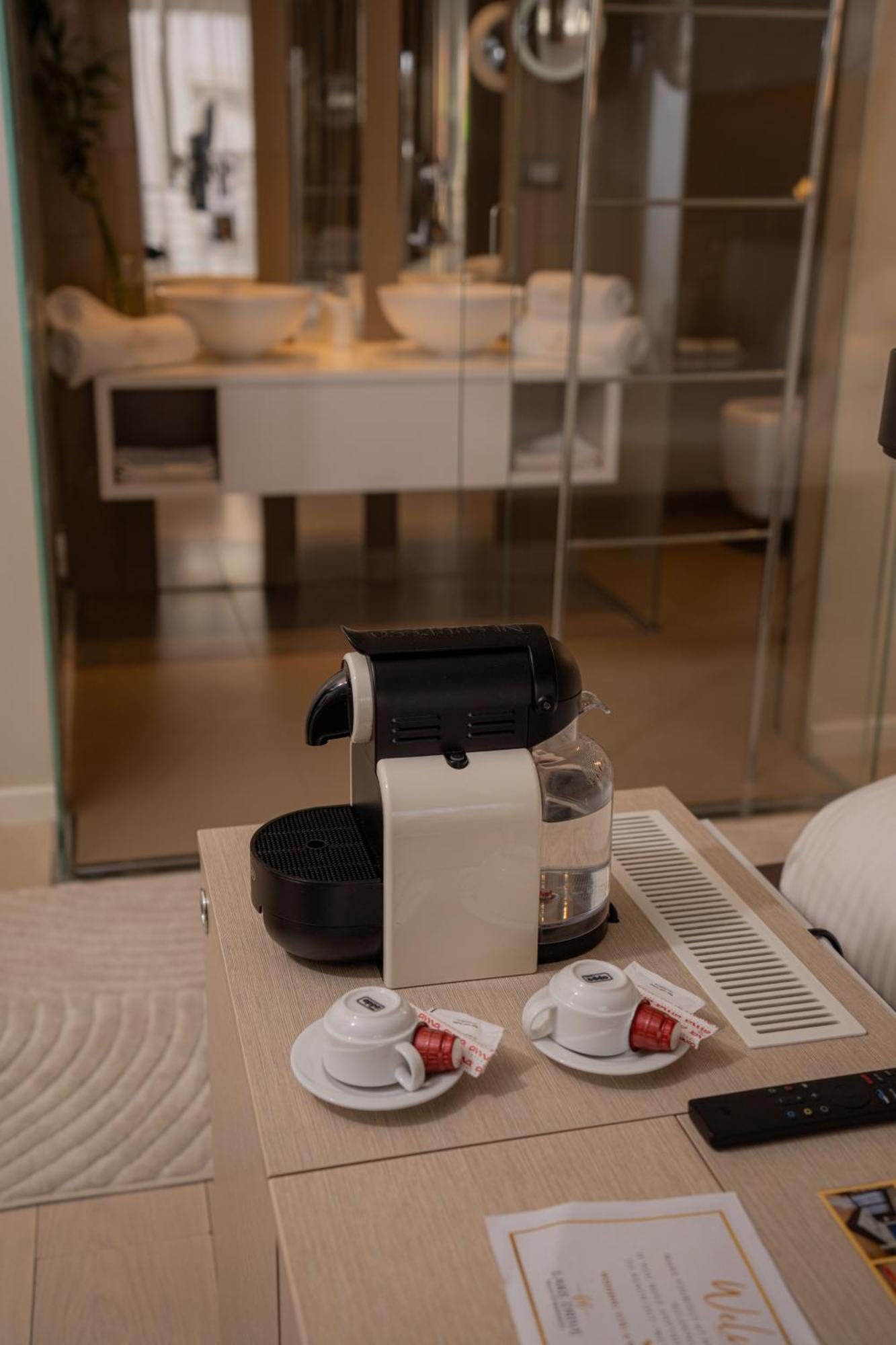 Lake Drive Rooms&Apartments Тирана Экстерьер фото