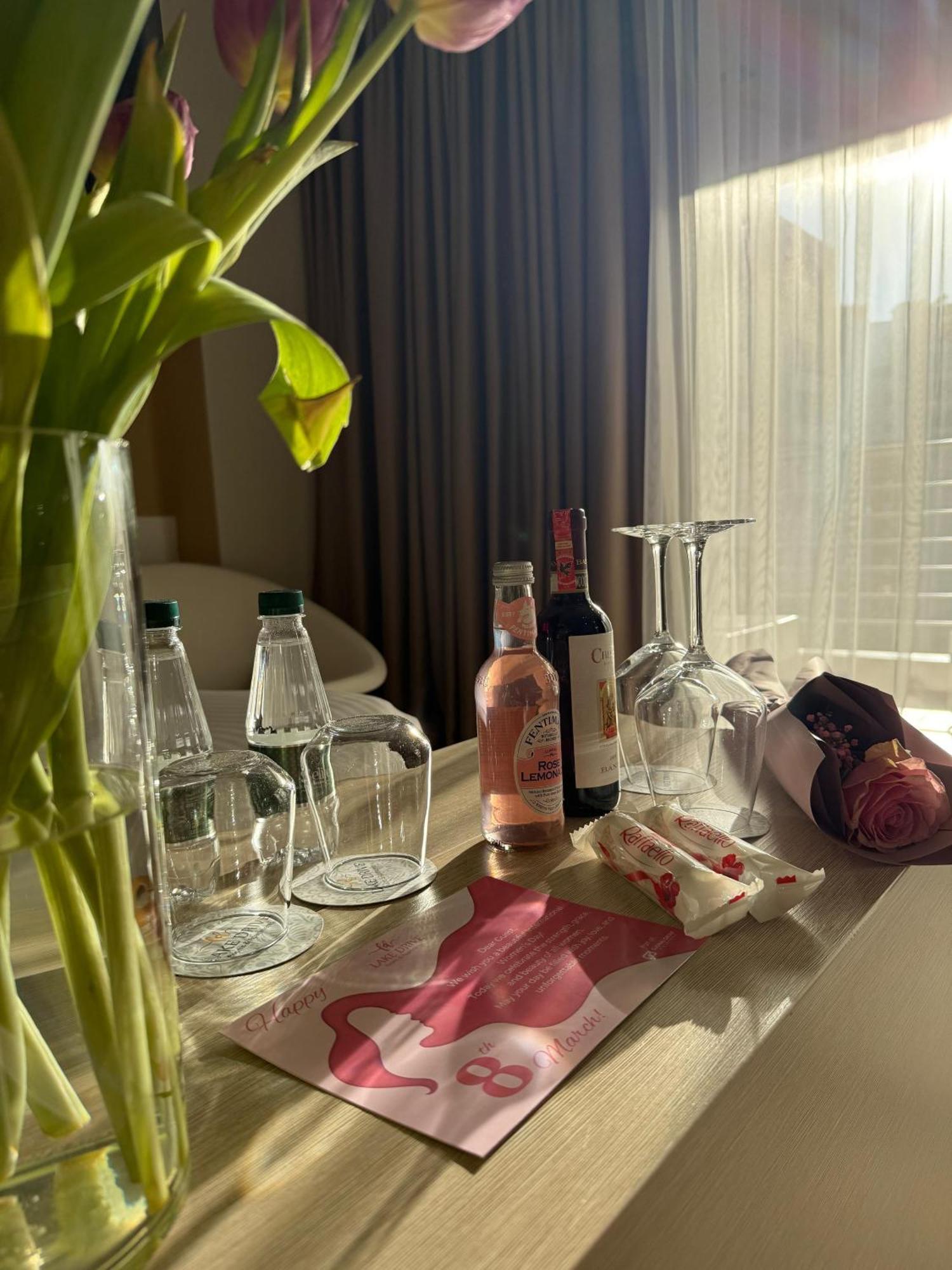 Lake Drive Rooms&Apartments Тирана Экстерьер фото