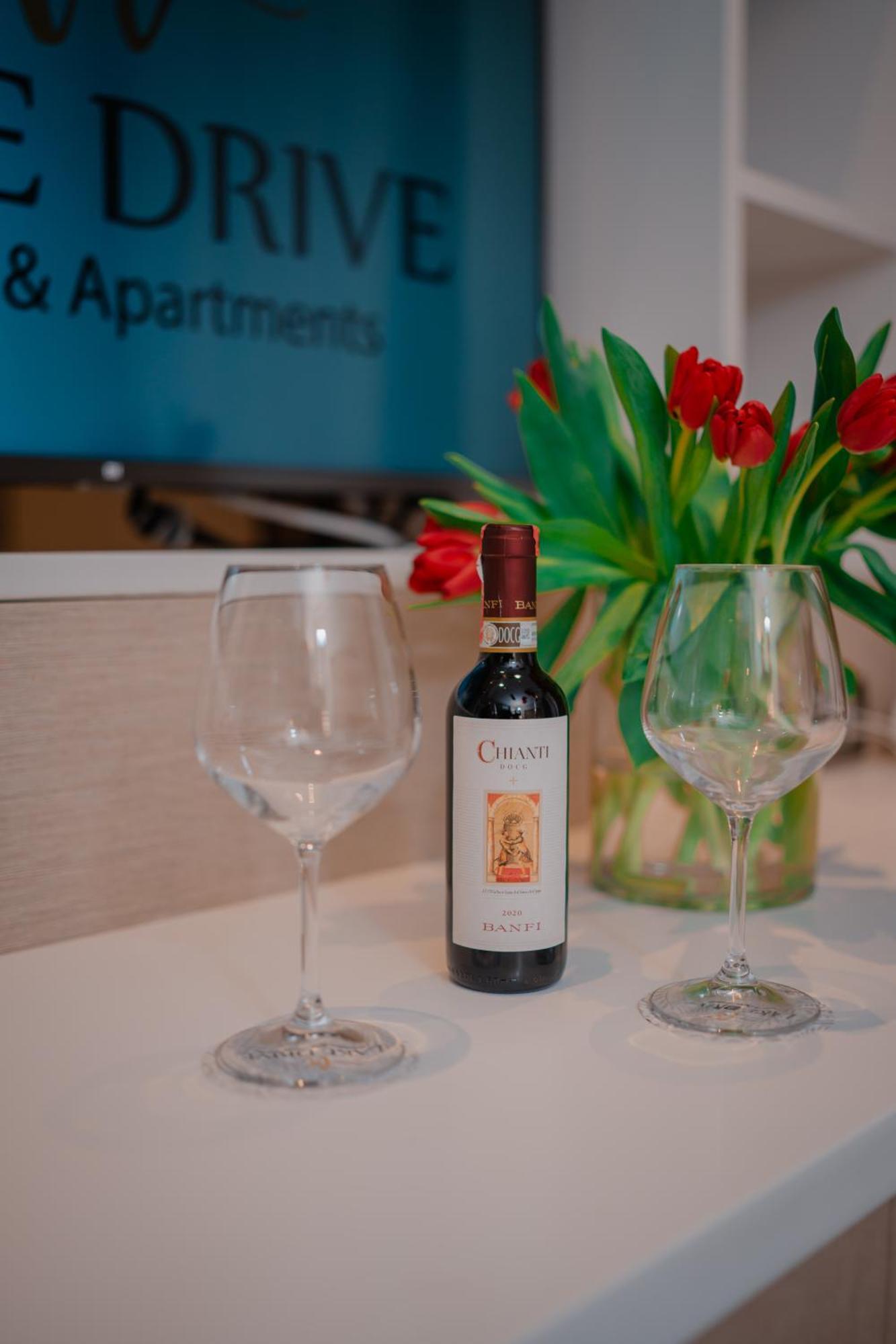Lake Drive Rooms&Apartments Тирана Экстерьер фото
